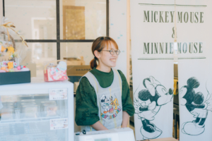 米粉を使ったお菓子を揃えた「Happiness」をオープンした片山彩実さん